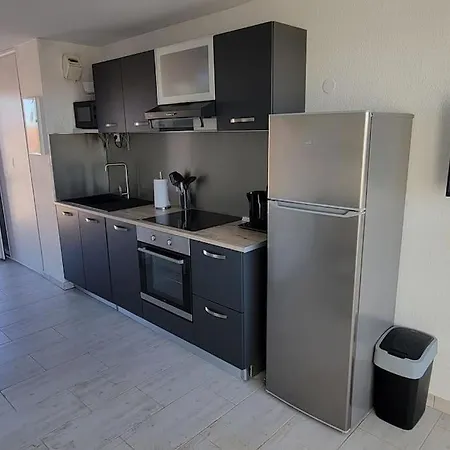 Апартаменти Sopraland 515, T2 Parking Piscine, 200m