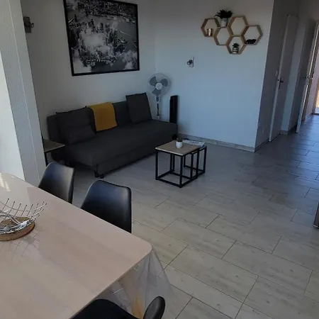 Sopraland 515, T2 Parking Piscine, 200m Appartement